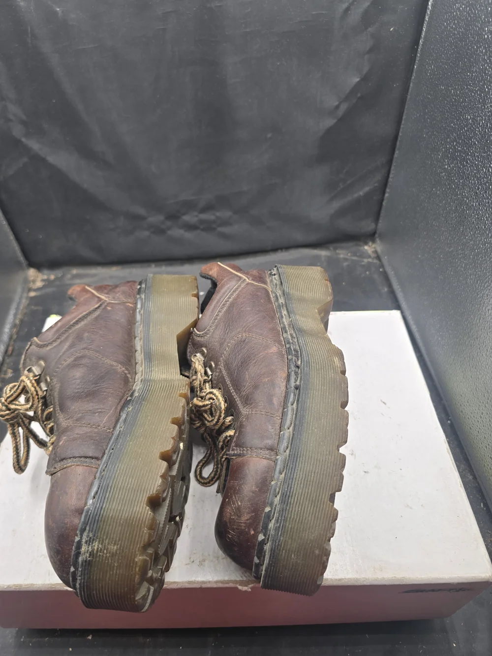 Dr.‎ Martens Men's Dark Brown Leather Chukka Boots